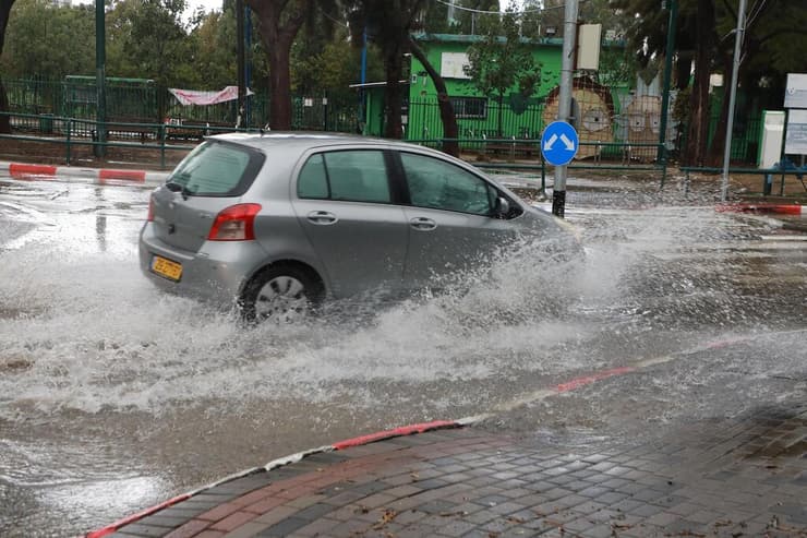תיעוד מההצפות ברחבי תל אביב