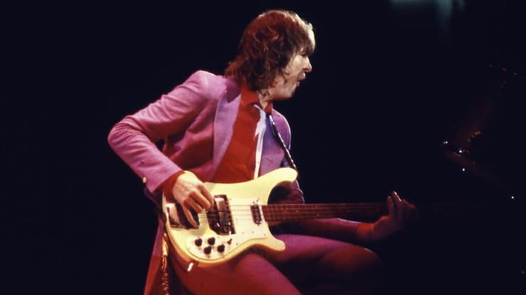 אפשר למצוא כמה מהרגעים המזהירים ביותר של חברי הלהקה. כריס סקוויר, בסיסט להקת יס (צילום: AP) להקת "יס"