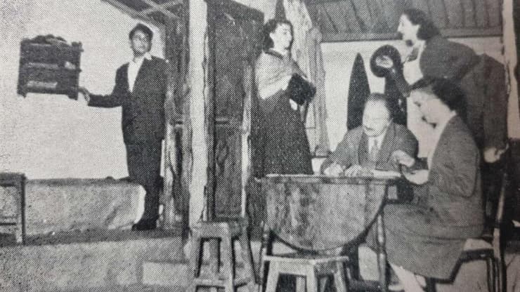 ליא קניג בתפקיד אנה פרנק