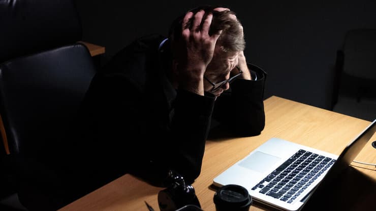 אילוסטרציה (צילום: shutterstock) עבודה בלילה. אילוסטרציה