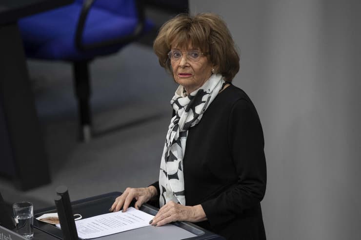 שרלוטה קנובלוך