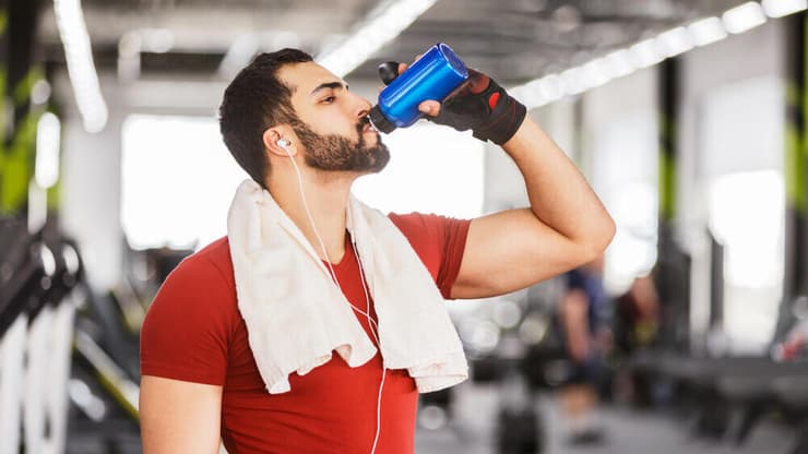 מים מכון כושר פעילות גופנית שתייה צמא