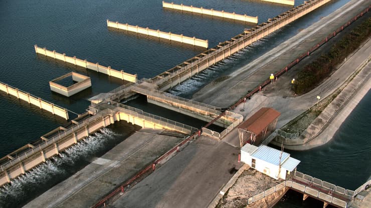 המקום שממנו עוברים המים מהכנרת למוביל הארצי. פגיעה בתשתיות לאומיות היא אחת הסכנות הגדולות (צילום: מקורות) המקום שממנו עוברים המים מהכנרת למוביל הארצי