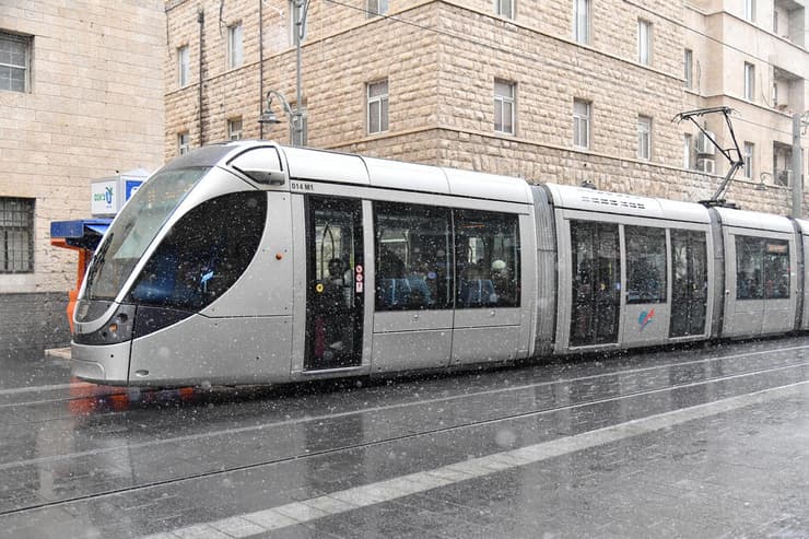 שלג ברחוב יפו בירושלים