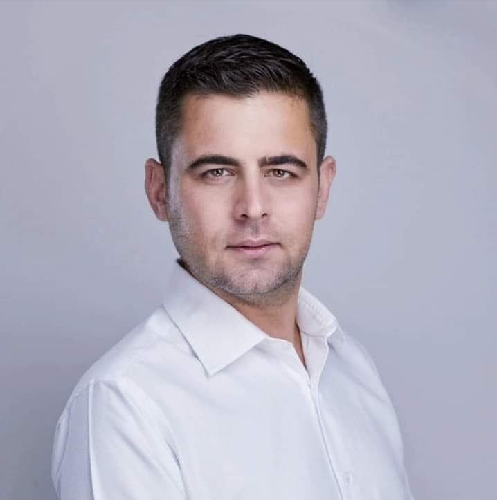 "דרושים אנסים לרשימת הליכוד - גנב, פורץ וחוטף כבר יש". זיו אגמון (צילום: עופר חג'יוב) עורך דין זיו אגמון