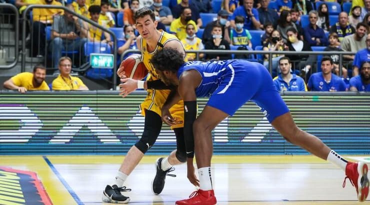 ג'ייק כהן מול צ'ינאנו אונואקו (איציק בלניצקי) ג'ייק כהן מול צ'ינאנו אונואקו