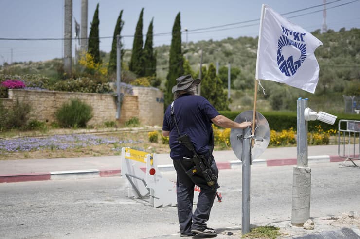הכניסה לאריאל (צילום: AP) מקום הפיגוע הבוקר באריאל