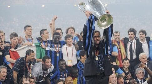 ז'וזה מוריניו חוגג עם אינטר