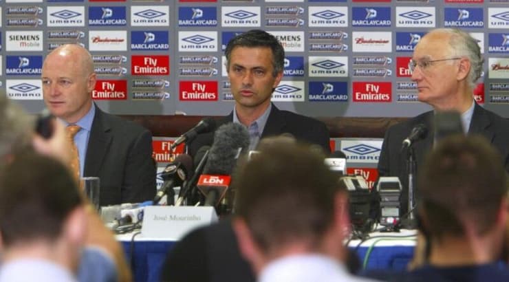 ז'וזה מוריניו במסיבת עיתונאים בצ'לסי