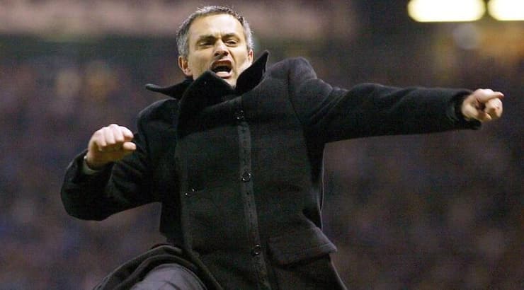 ז'וזה מוריניו חוגג את הדחת מנצ'סטר יונייטד