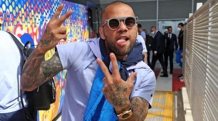 דני אלבס (האתר הרשמי של ברצלונה) דני אלבס