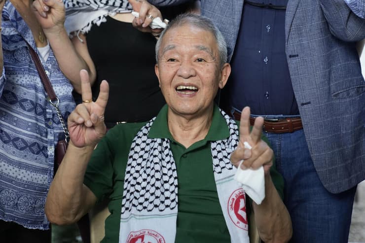 אוקמוטו בהופעה פומבית נדירה במאי 2022 (צילום: AP ) לבנון ביירות קוזו אוקמוטו ב טקס זיכרון 50 שנה ל פיגוע ב נתב"ג נמל התעופה בן גוריון הצבא האדום היפני החזית העממית לשחרור פלסטין