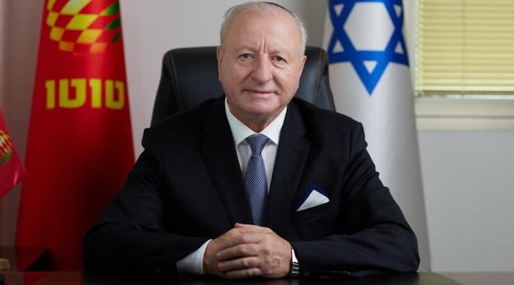 שבתאי צור (עופר חגיוב) שבתאי צור