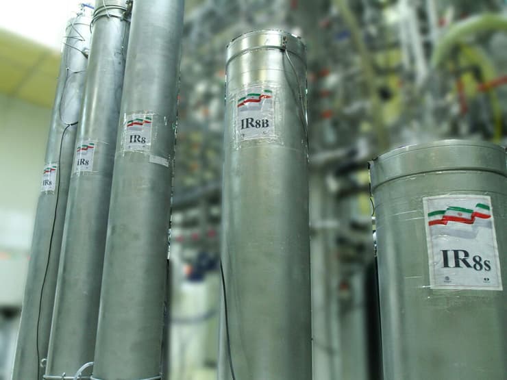 חצי חצי ראש סבא"א רפאל גרוסי ומתקן ה גרעין של איראן בנתנז