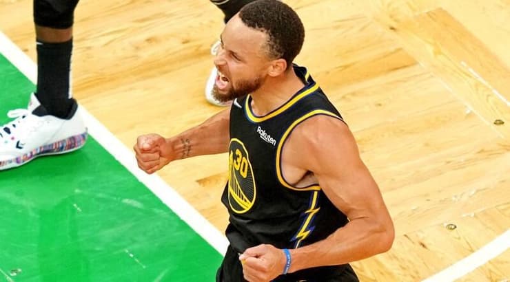 סטף קרי חוגג