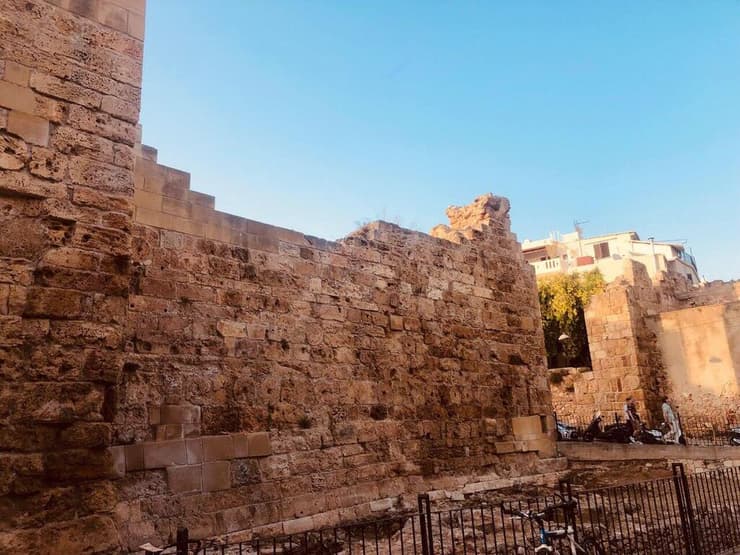 שרידי החומה הוונציאנית בחאניה