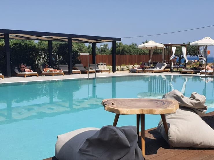  הבריכה של מלון Asterion