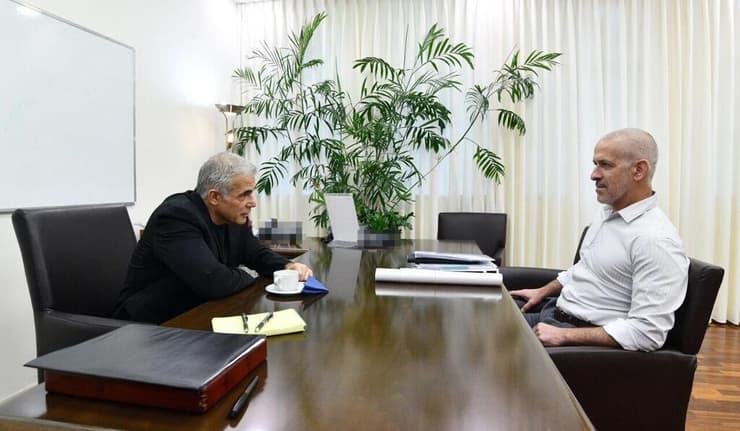 לפיד בפגישה עם ראש השב"כ רונן בר (צילום: חיים צח, לע"מ) יאיר לפיד בפגישה עם רונן בר