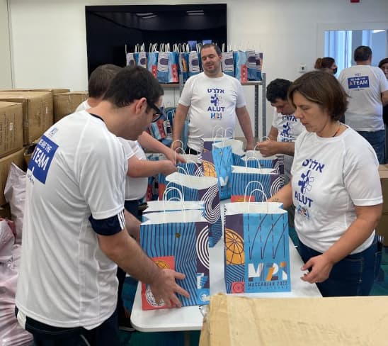 פעילות משותפת של מתנדבים עם בוגרי אלו"ט   