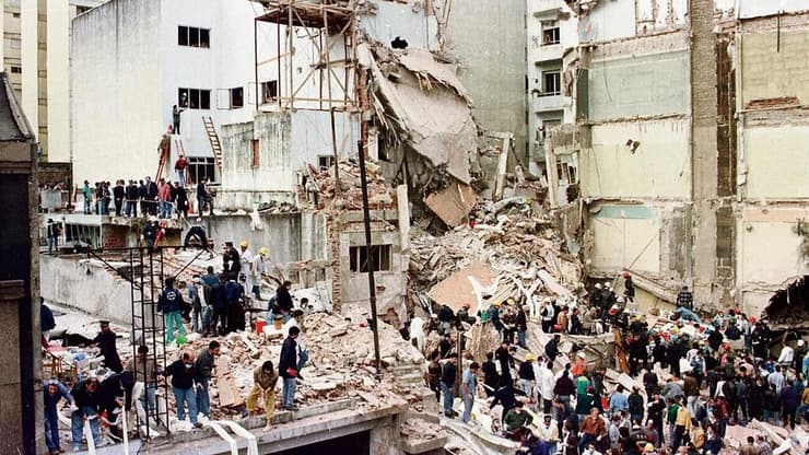 בניין אמי"א אחרי הפיגוע