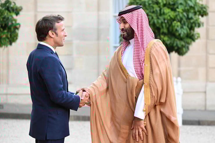 עמנואל מקרון נפגש עם מוחמד בן סלמאן בפריז