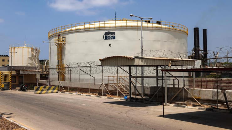 תחנת הכוח בעזה (צילום: AFP) תחנת כוח בעזה