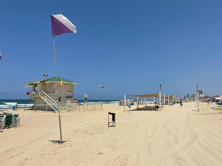 צילום: קובי קואנקס חוף ים ראשון לציון ריק