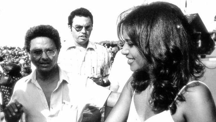 עפרה חזה ובצלאל אלוני