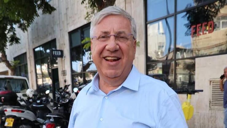 יעקב ברדוגו (צילום: מוטי קמחי) יעקב ברדוגו וניר חפץ