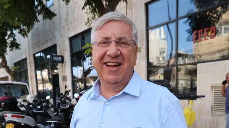 יעקב ברדוגו. "מישהו אומר לו מה לעשות" (צילום: מוטי קמחי) יעקב ברדוגו וניר חפץ