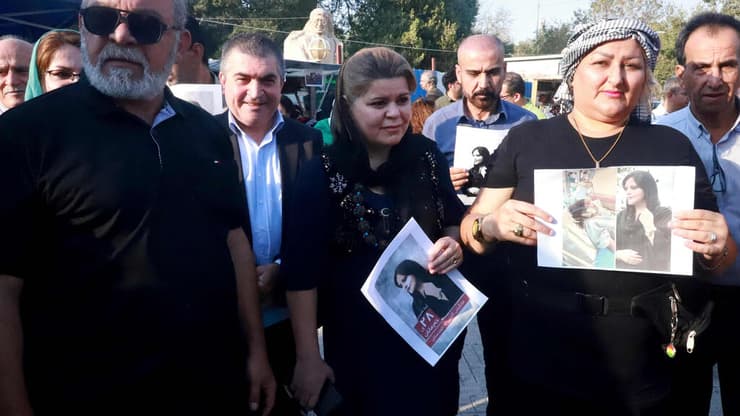 הפגנה לזכר מהסא אמיני שמתה ב איראן בעיר סולימאנייה בחבל כורדיסטאן ב עיראק