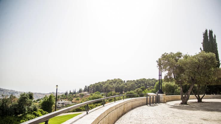 טיילת ארמון הנציב (צילום: נעמי הדרי, ארכיון הצילומים של קק"ל) טיילת ארמון הנציב