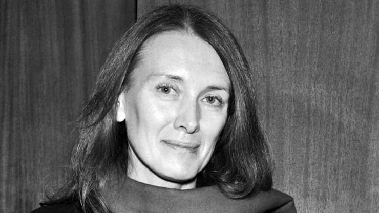 הסופרת אנני ארנו בפריז, 1984