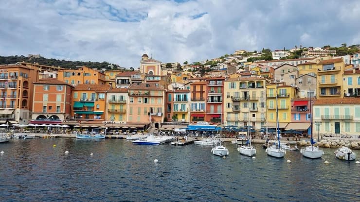 נוף מההפלגה בניס