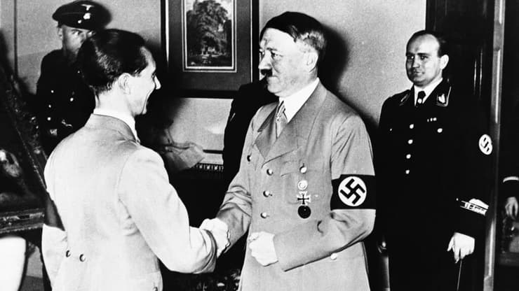 אדולף היטלר