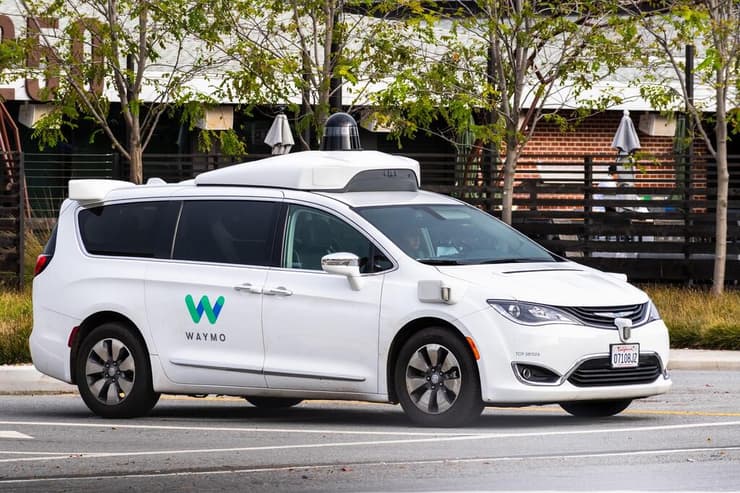 רכב אוטונומי של חברת Waymo