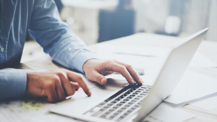 שימוש במחשב נייד