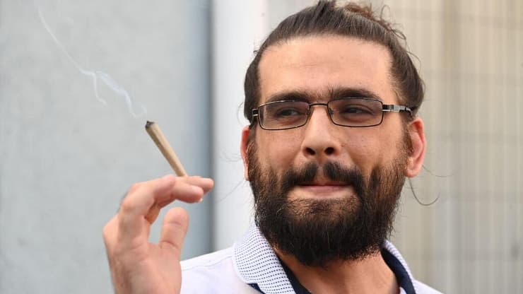 עמוס סילבר בזמן שחרורו מהכלא