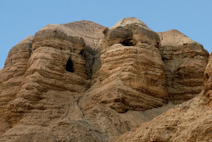 מערות קומראן (צילום: Shutterstock) מערות קומראן