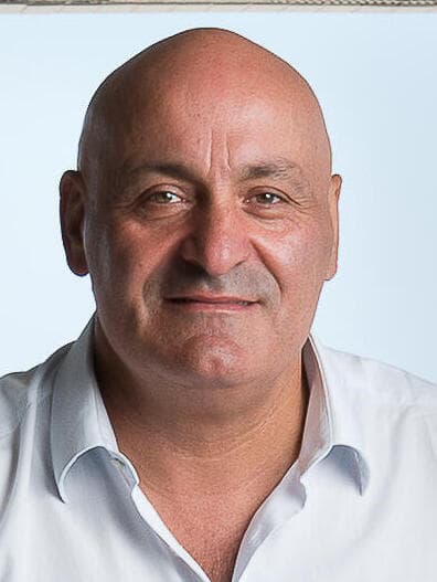 יוסי אברהמי, יו"ר ובעלים קבוצת יוסי אברהמי