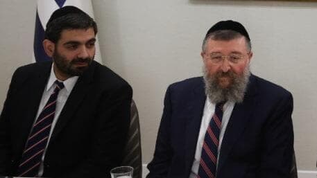 למה לא פעלתם במהלך היום? אין תשובה. בן צור ומלכיאלי (צילום: יונתן זינדל, פלאש90) יצחק הרצוג ונציגי ש''ס