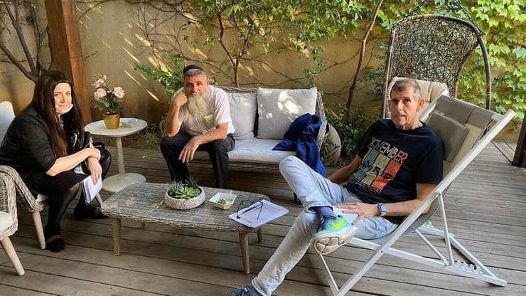 מלי ואביה בנימין עם דובי איכנולד