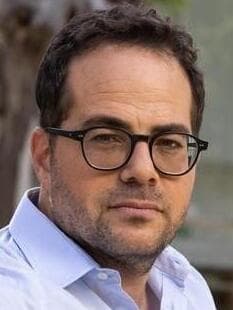 פרופסור יניב רוזנאי 