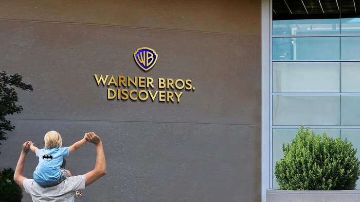 וורנר ברוס דיסקברי (צילום: Yoske Mitsui) וורנר ברוס דיסקברי