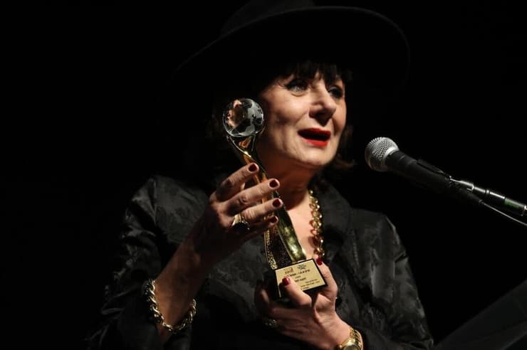 חנה לסלאו מקבלת פרס מפעל חיים בתחום המשחק