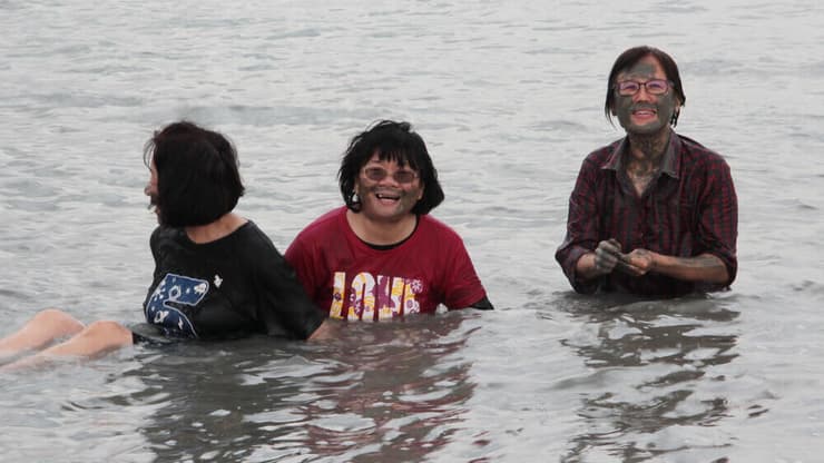 תיירים יפנים בים המלח