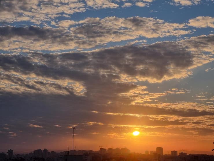 ארכיון (צילום: ריבה שירזי) זריחה ברמת גן