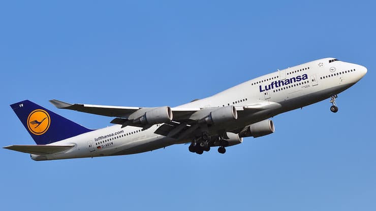 מטוס בואינג 747 (ג'מבו) של חברת לופטהנזה (צילום: shutterstock) מטוס בואינג 747 של חברת לופטהנזה