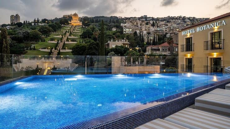 הבריכה של מלון בוטניקה   