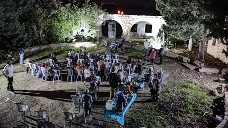 הדלקת נר חנוכה בשא-נור